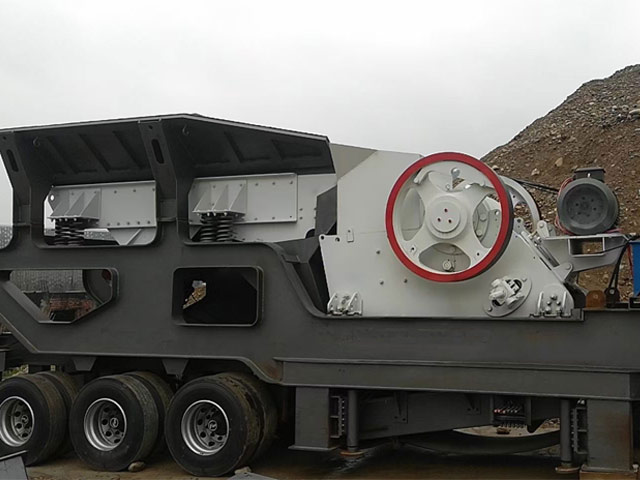 時(shí)產(chǎn)500噸花崗巖移動(dòng)制砂生產(chǎn)線(xiàn)設(shè)備安裝現(xiàn)場(chǎng)