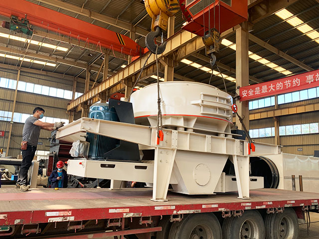 重慶客戶訂購中意制砂機設備發(fā)貨