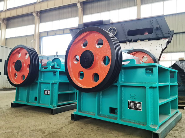 中意大事件！出口非洲石料廠破碎設備裝車發(fā)走