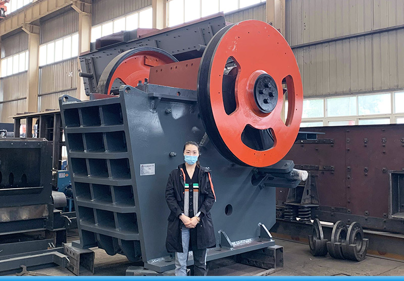 鄂式破碎機(jī)車間實拍