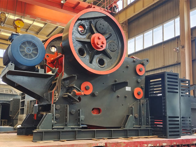 再掀砂石狂潮！中意JC110顎式破碎機(jī)裝載發(fā)貨