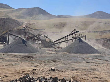 日產(chǎn)300噸砂石骨料碎石分篩一體機售價