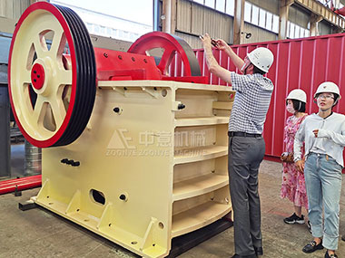 月產(chǎn)2萬噸風(fēng)化石碎沙機價位
