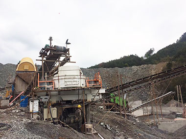 時產(chǎn)50-80噸的小型移動砂石料生產(chǎn)設(shè)備砂石料加工效果如何？多少錢一套？