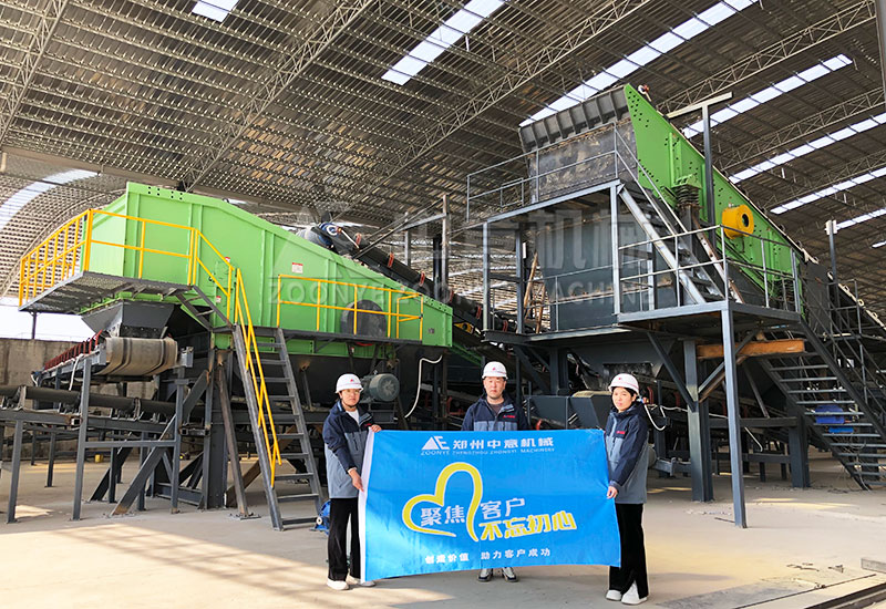 技術(shù)工程師現(xiàn)場合影留念