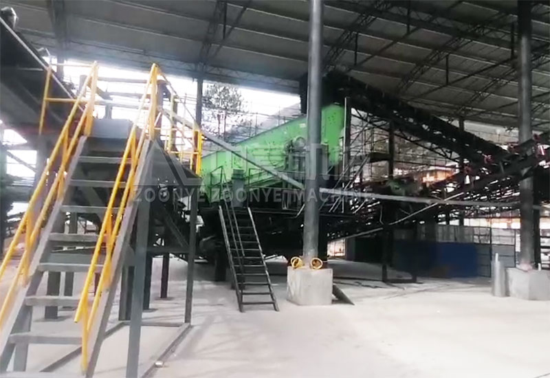 裝修垃圾處理生產線現(xiàn)場-棒條弛張篩