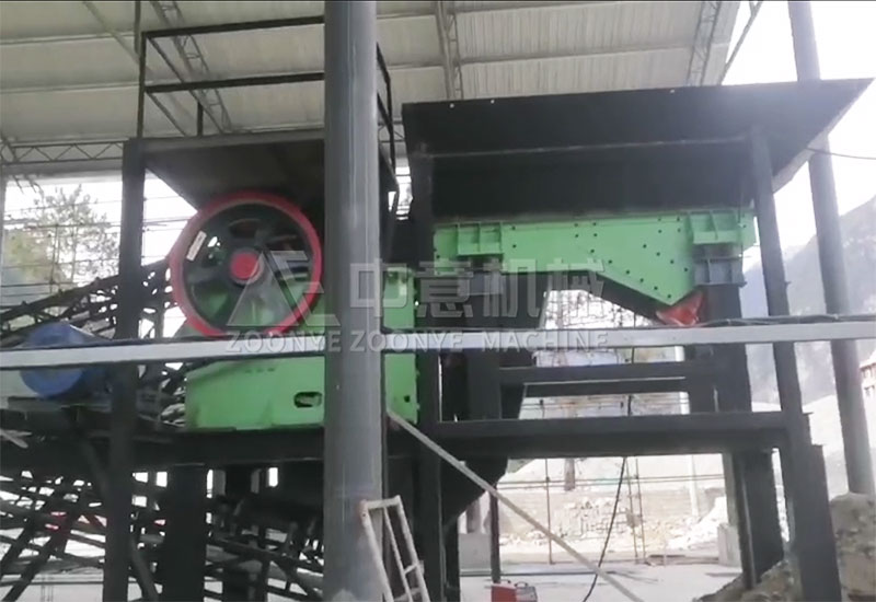 裝修垃圾處理生產線現(xiàn)場-棒條弛張篩