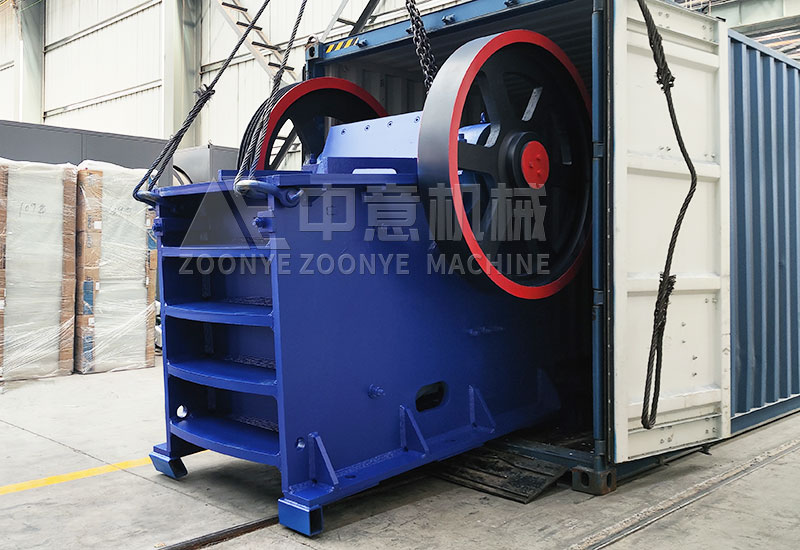 顎式破碎機(jī).jpg 顎式破碎機(jī)