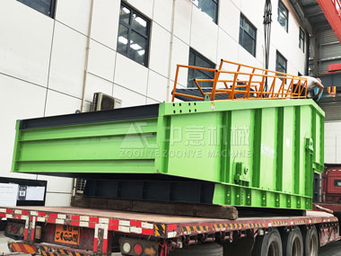 高效篩分！中意機械裝修垃圾設備駛向客戶現(xiàn)場