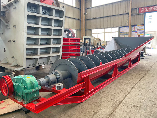 時產(chǎn)150噸石料廠碎石生產(chǎn)線設備出口國外